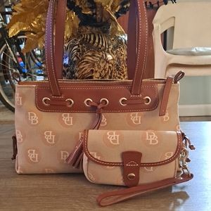 Dooney & Bourke SM TASSEL TOTE